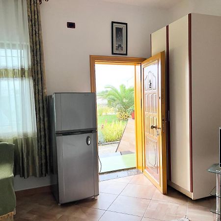 Ponari Apartments Rrotull ภายนอก รูปภาพ